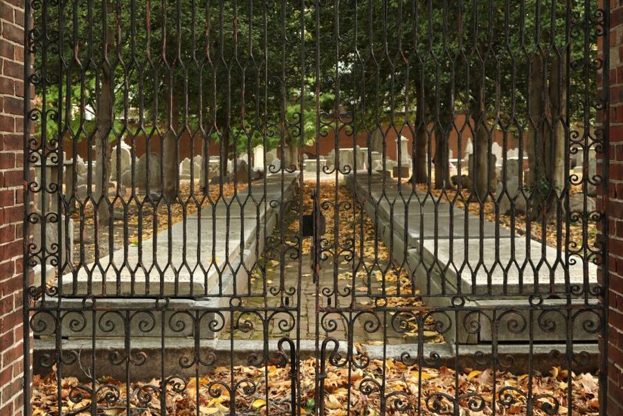 Philadelphia: Ghosts of Philadelphia Walking Tour - Philadelphia’s past makes the ghost stories work