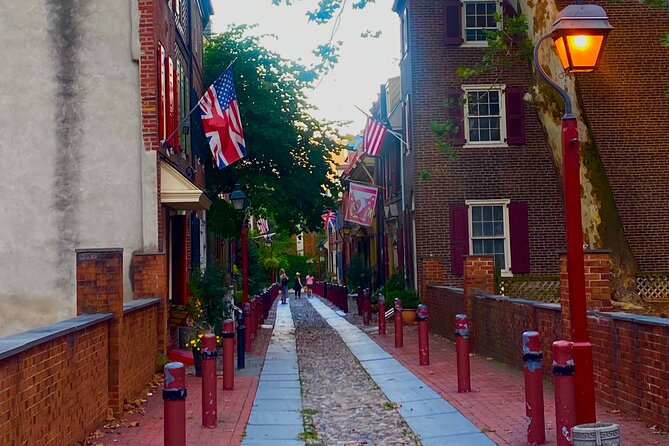 Philadelphia Haunted Ghost Smartphone Guided Audio Walking Tour - Independence Hall adds the national story