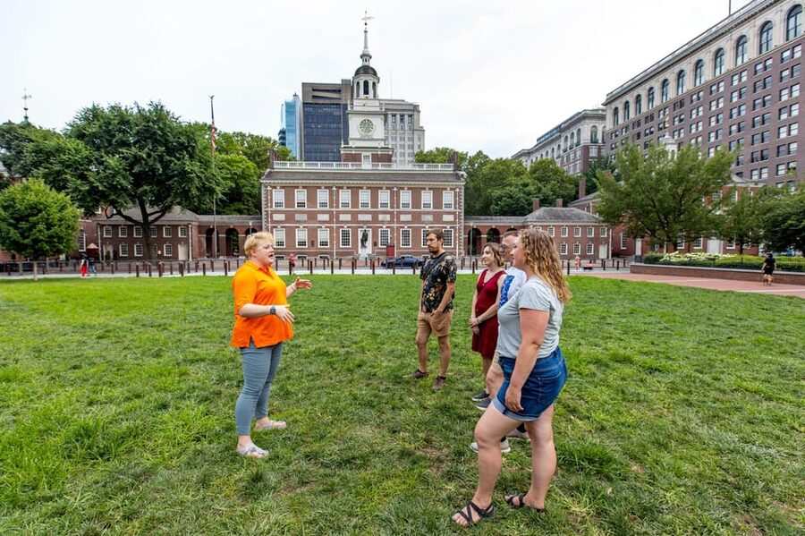 Philadelphia: Haunted History & Ghost Nighttime Tour - City Tavern and the historic center between stops