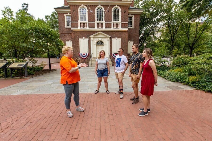 Philadelphia: Haunted History & Ghost Nighttime Tour - Carpenter’s Hall and secret meetings after death