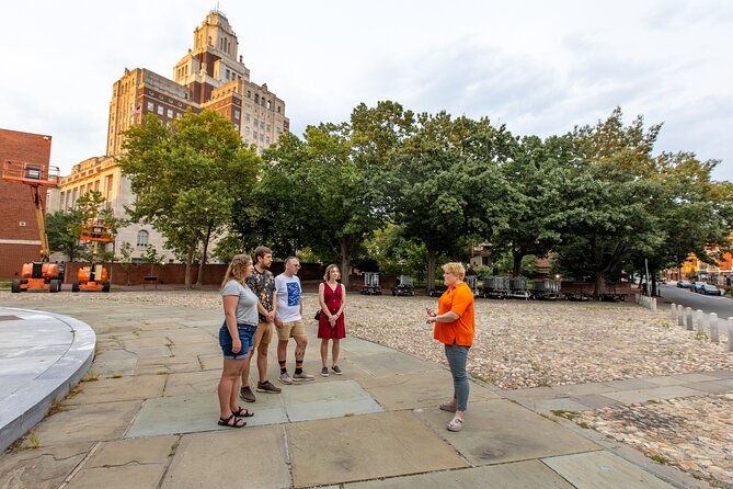 Philadelphia's Haunted History & Ghost Nighttime 1.5 Hour Tour - Why Philadelphia works so well after dark