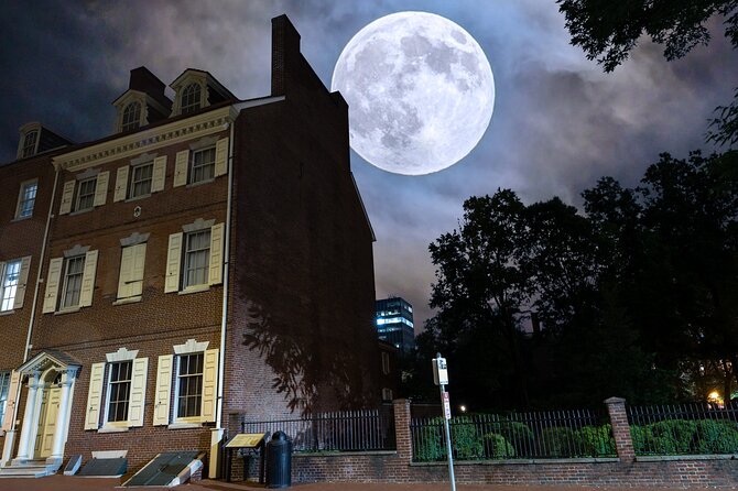 Philly Ghosts Boos and Booze Haunted Pub Crawl - Why this Philadelphia ghost crawl works