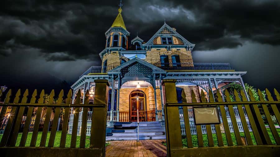 Phoenix: Ghosts & Poltergeists Guided Haunted Walking Tour - Who will enjoy this walk?