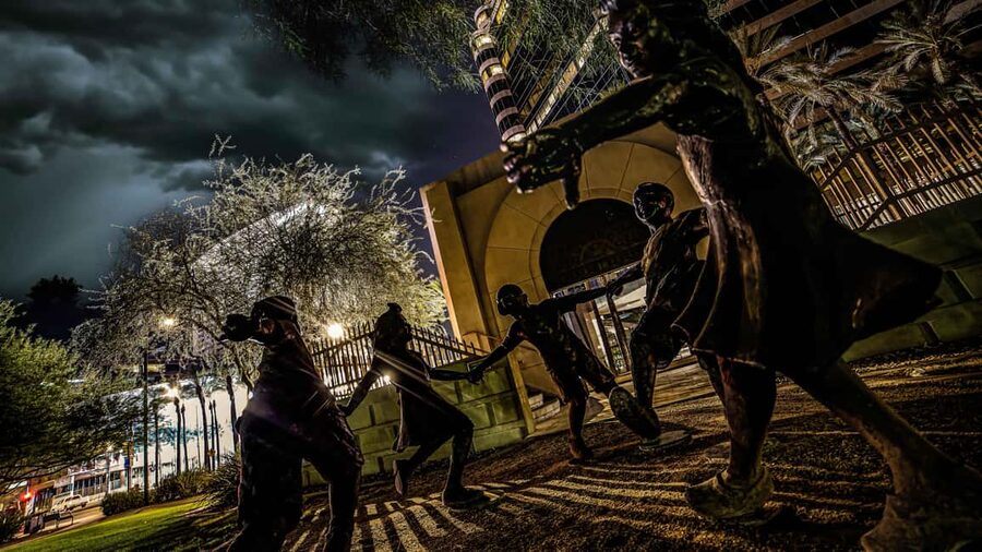 Phoenix: Ultimate Dead of Night Walking Ghost Tour - Hotel San Carlos and Phoenix’s hotel ghosts