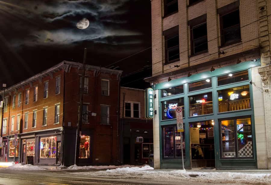Pittsburgh: Sinister Shadows of Steel City Ghost Tour - The stories: ghost clowns, paintings, and bloody packages
