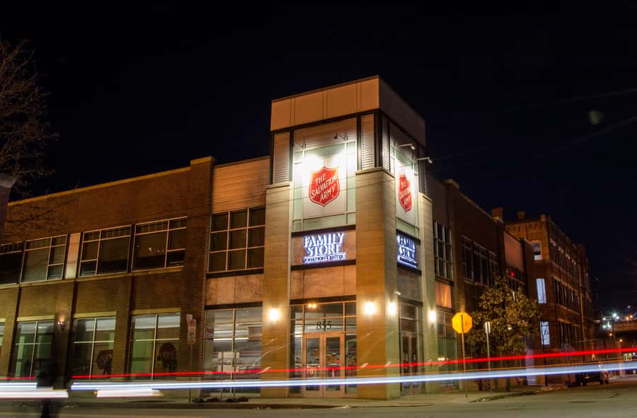Pittsburgh: Sinister Shadows of Steel City Ghost Tour - Walking toward the South Side stories