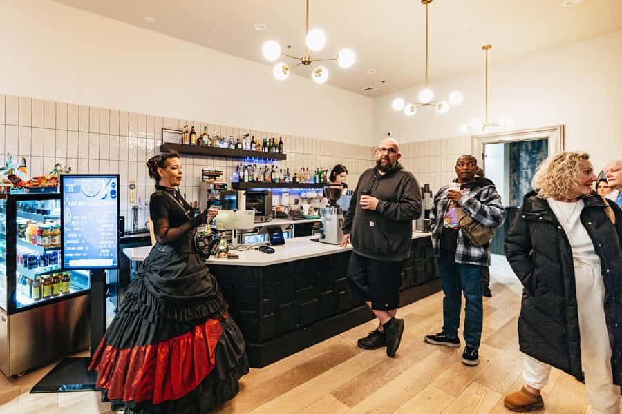 Portland: Ghosts, Poltergeists, and Psychopaths Walking Tour - Old Town Pizza and the power of eyewitness stories