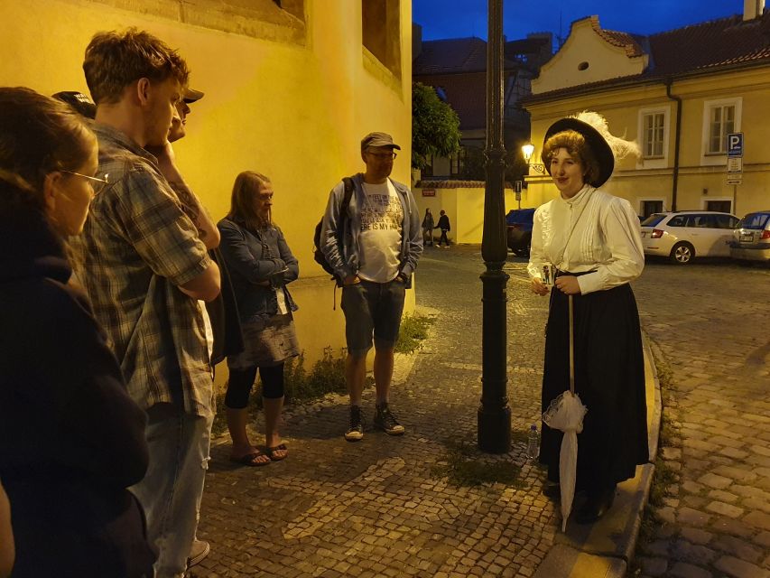 Prague: Ghost Tour - The Old Jewish Cemetery after dark