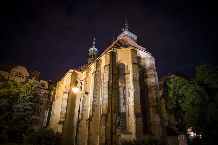 Prague: Ghosts and Legends of the Old Town Evening Tour - Starting near Týnská and leaving the square behind