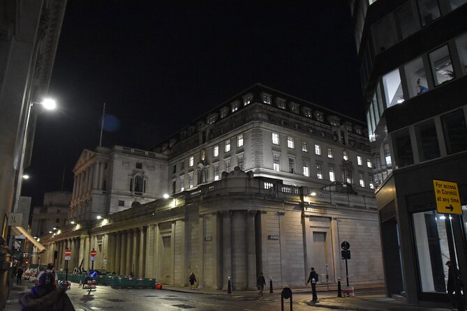 Private Ghosts and Gore Walking Tour of London - Why this London ghost walk feels different