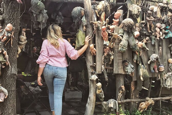 Private tour to the spooky Island of the Dolls in Xochimilco - The trajinera ride from Embarcadero Caltongo
