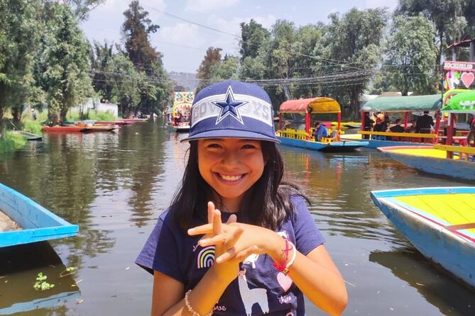 Private tour to the spooky Island of the Dolls in Xochimilco - Food, drinks, and music on the water
