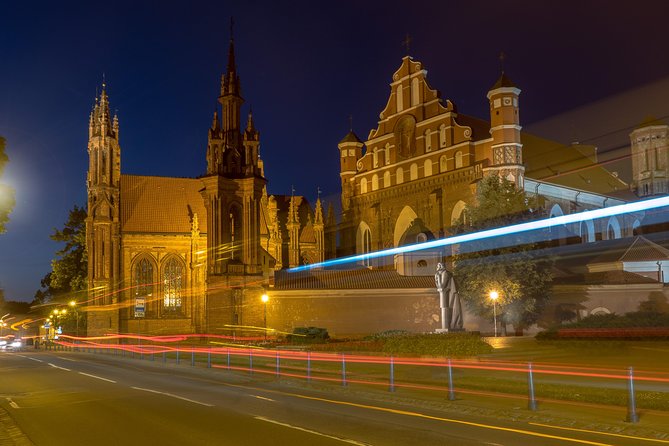 Private Vilnius Ghost & Legends tour - Castle courtyards, grief, and the dead