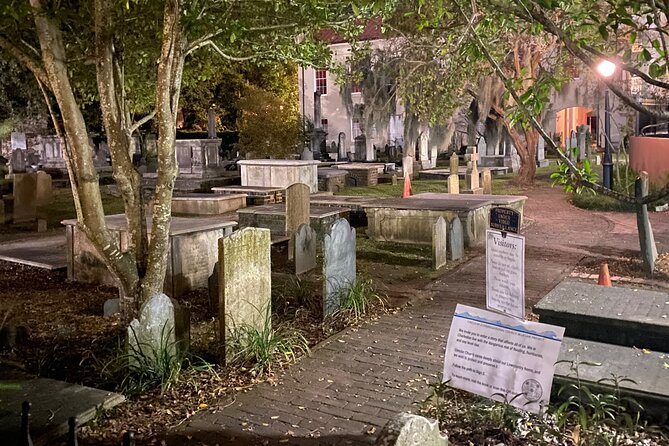 Real Hauntings of Charleston! (Small Group Ghost Tour) - How the guides shape the experience