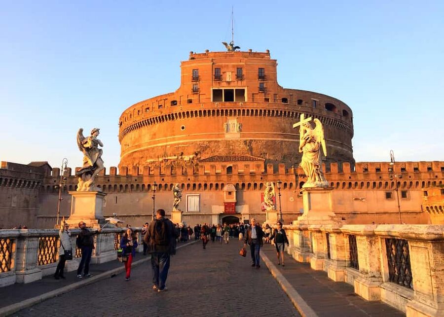 Rome After Dark: Ghosts & Medieval Backstreets Tour - The executioner’s childhood home and Rome’s culture of punishment