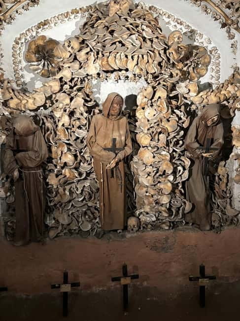Rome: Capuchin Crypts & Ghostly Legends Small-Group Tour - Entering the Capuchin Crypts on Via Veneto