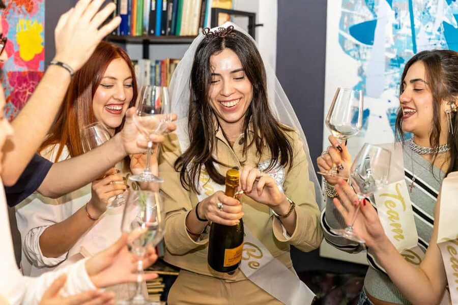 Rome: Guided Bar Crawl with Drinks & Dark History - Cancellation and booking details
