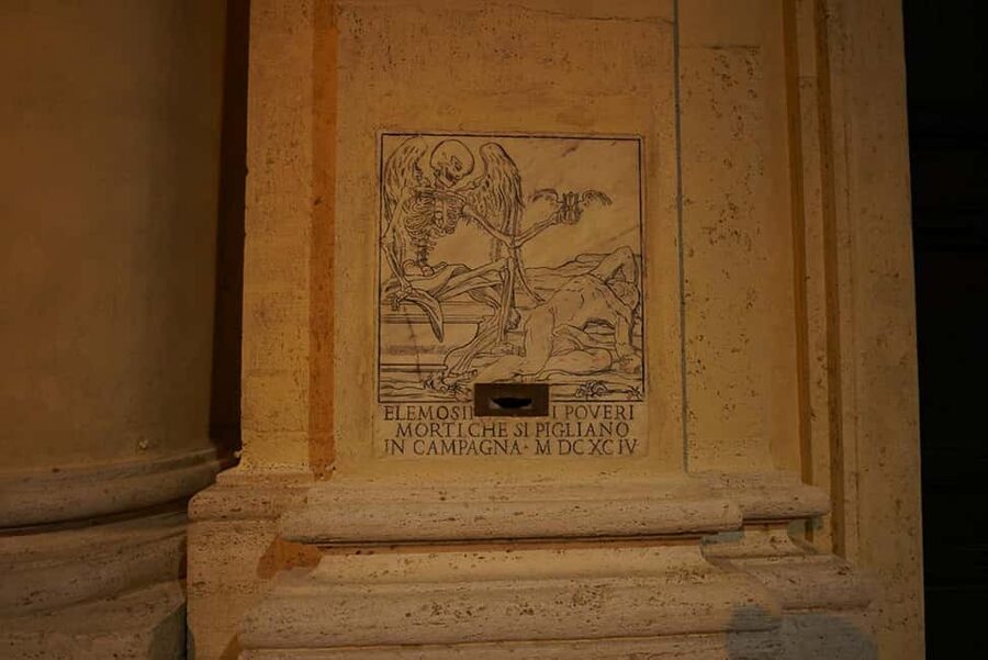 Rome's Dark Side: Ghosts, Scandals and Crypts - small group - Inside the underground crypt