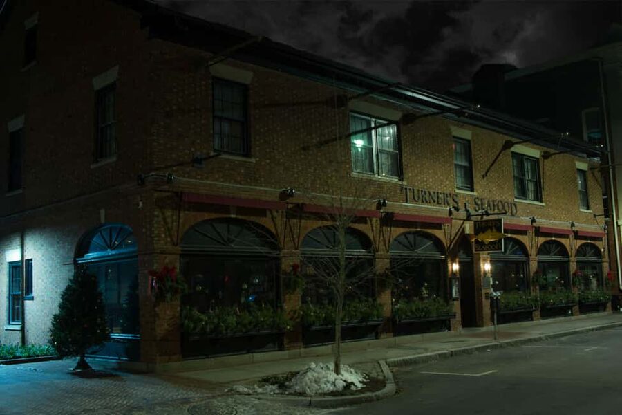 Salem: Boos and Brews Haunted Pub Crawl - Meeting the Guide at East India Square