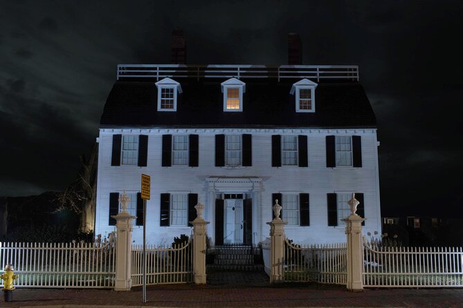 Salem Booze and Brews Haunted Pub Crawl by US Ghost Adventures - What happens at 87 Washington Street