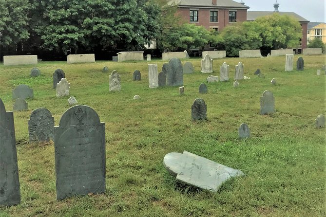 Salem's Best Ghost Tour - Salem after dark, with history at the center