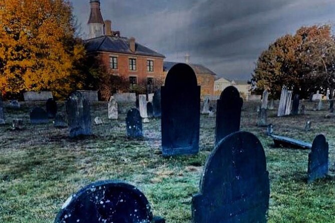 Salem's Best Ghost Tour - The guide can make or break the evening