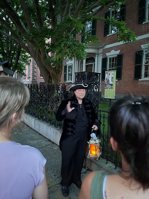 Salem: Vampires and Ghosts Walking Tour with Haunted Objects - Who should book this experience?