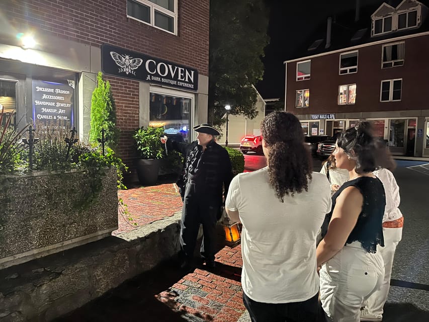 Salem: Vampires and Ghosts Walking Tour with Haunted Objects - The haunted-object finale at Chambers of Terror