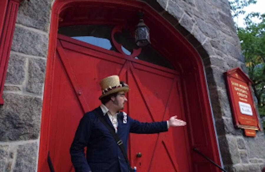 Salem Voodoo, Vampires, and Ghosts Guided Walking Tour - Houdini, notorious crimes, and a haunted bar