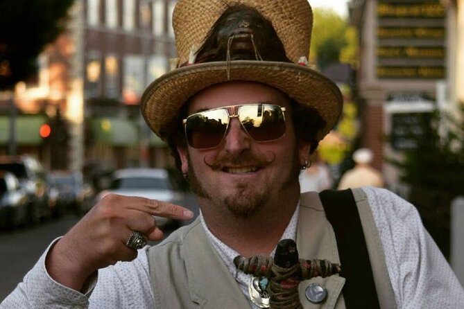 Salem Voodoo, Vampires, and Ghosts Guided Walking Tour - What the guides do well