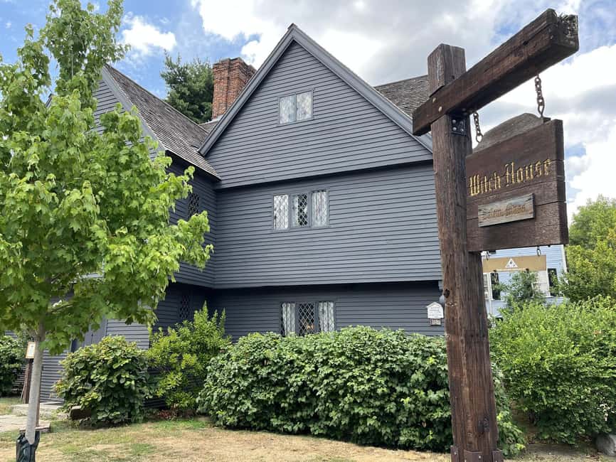 Salem Witch Tour from Boston by Train - Burying Point and the cost of fear
