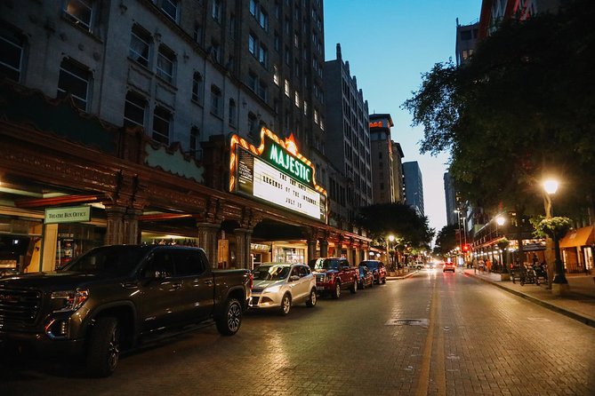 San Antonio Apparitions Ghost Tour - The Majestic Theatre: performances beyond the curtain