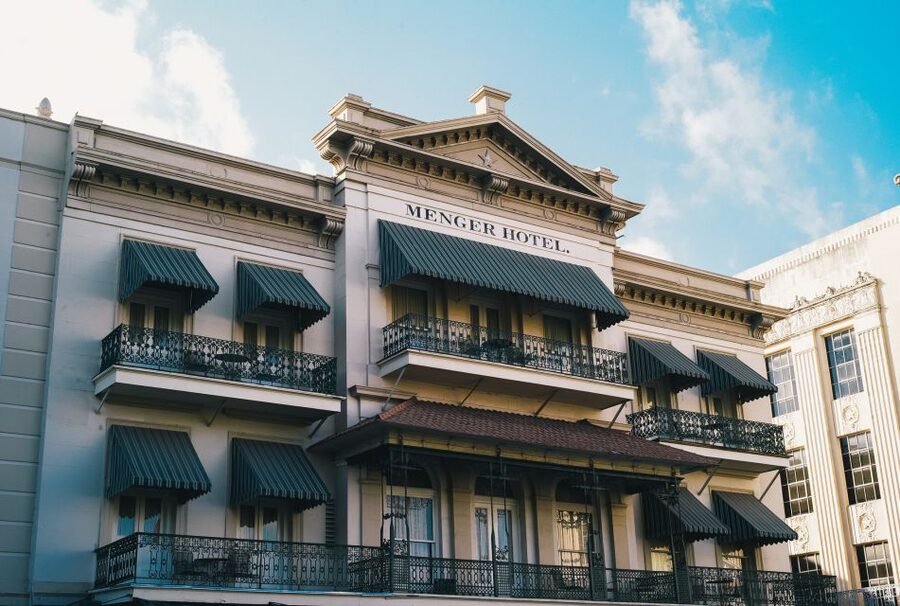San Antonio: Guided Haunted Pub Crawl - San Antonio after dark, with history at the center