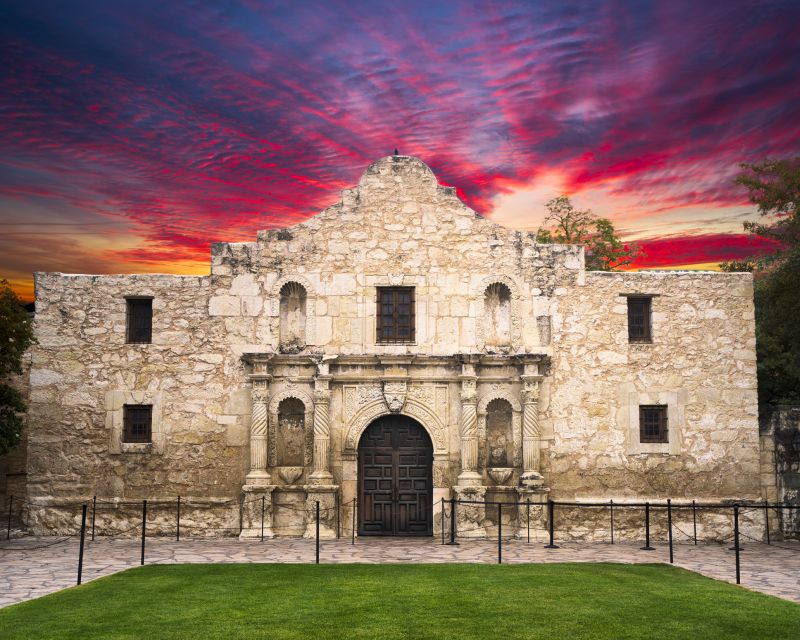 San Antonio: Guided Haunted Pub Crawl - Stories of murders, gunfights, and troubled spirits
