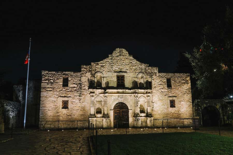 San Antonio: Spirits & Spirits Haunted Pub Crawl - Who will enjoy this San Antonio night out