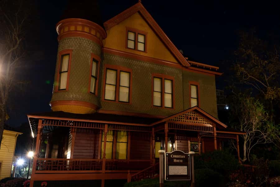 San Diego: Gaslamp Quarter Ghosts and Crime Walking Tour - Is $27 a fair price?