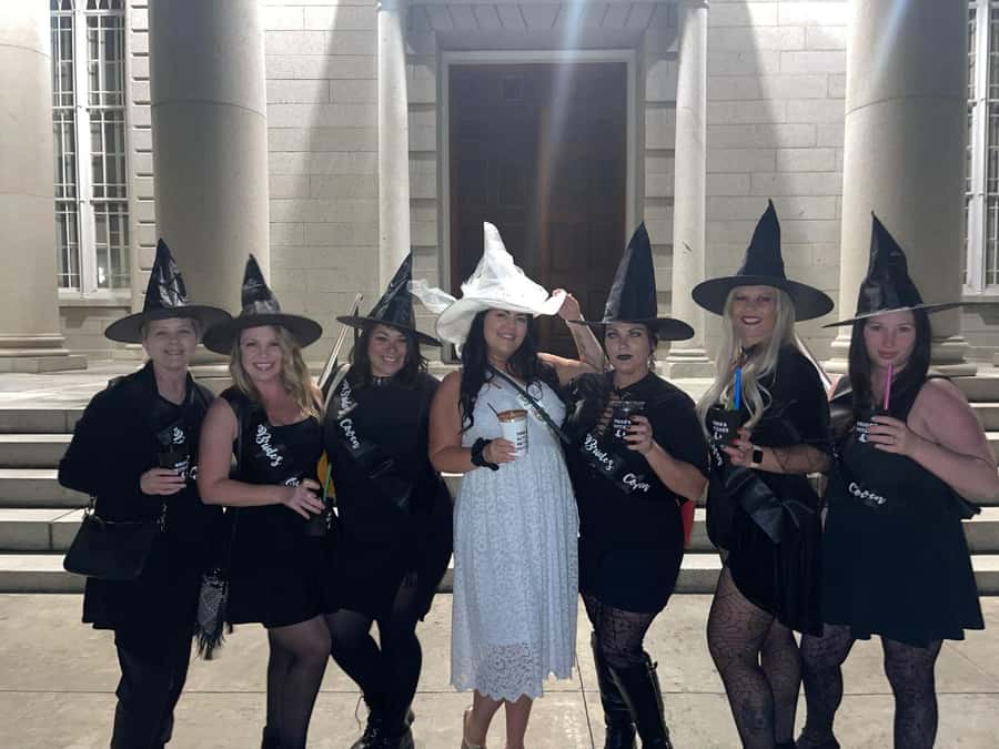 Savannah: Bad Kitty Pub Crawl, Spooky Naughty Ghosts - The cemetery walk after dark