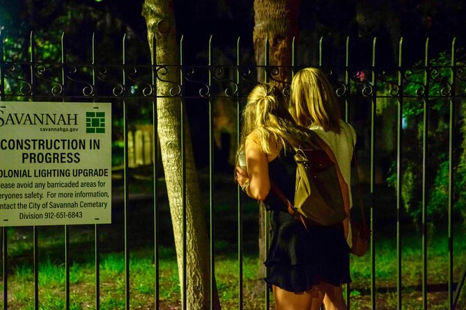 Savannah Ghost Tour for Adults ALL Alcoholic Drinks Included - Savannah ghosts with a drink in your hand