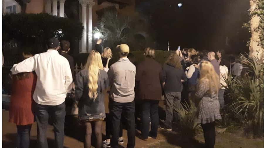 Savannah: Ghosts, Asylums, Voodoo, and Horror Walking Tour - Stories of graves, asylums, and root magic