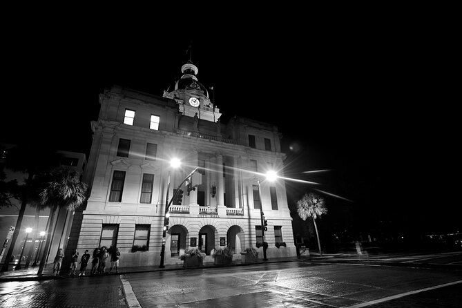 Savannah Haunted Pub Crawl Walking Tour - The Marshall House and Civil War suffering