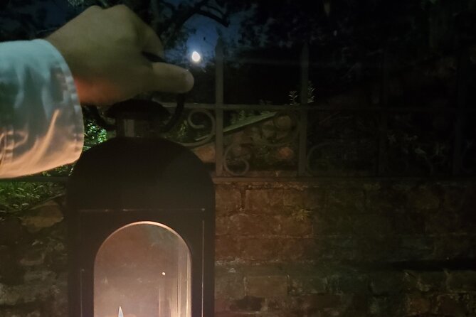 Savannah History and Haunts Candlelit Ghost Walking Tour - Why the candlelight matters