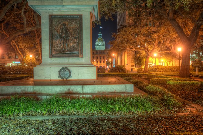 Savannah's Ghost City "Dead of Night" Walking Night Tour - 432 Abercorn Street and the power of suggestion