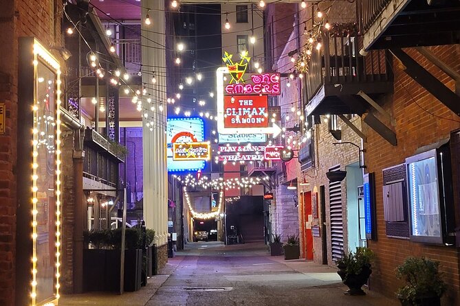 Seeking Spirits Haunted Night-Time Pub Crawl in Nashville - Starting at the Hard Rock Cafe