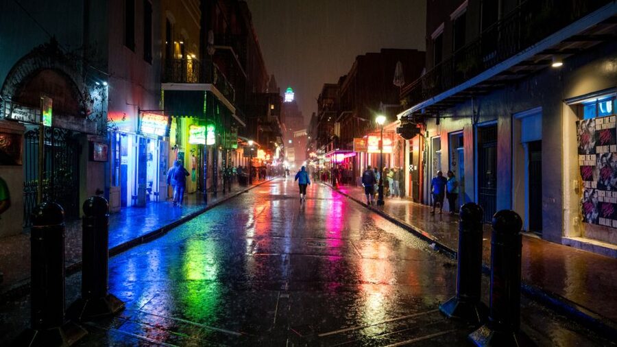 Self Guided Audio Ghost Tour in New Orleans in 6 Languages - Who should choose this tour
