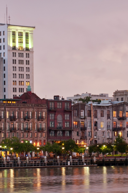 Self Guided Audio Ghost Tour in Savannah in 6 Languages - Starting at Mercer-Williams House