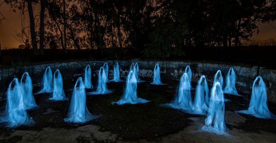 Self Guided Audio Ghost Tour in Savannah in 6 Languages - Six language options for mixed groups