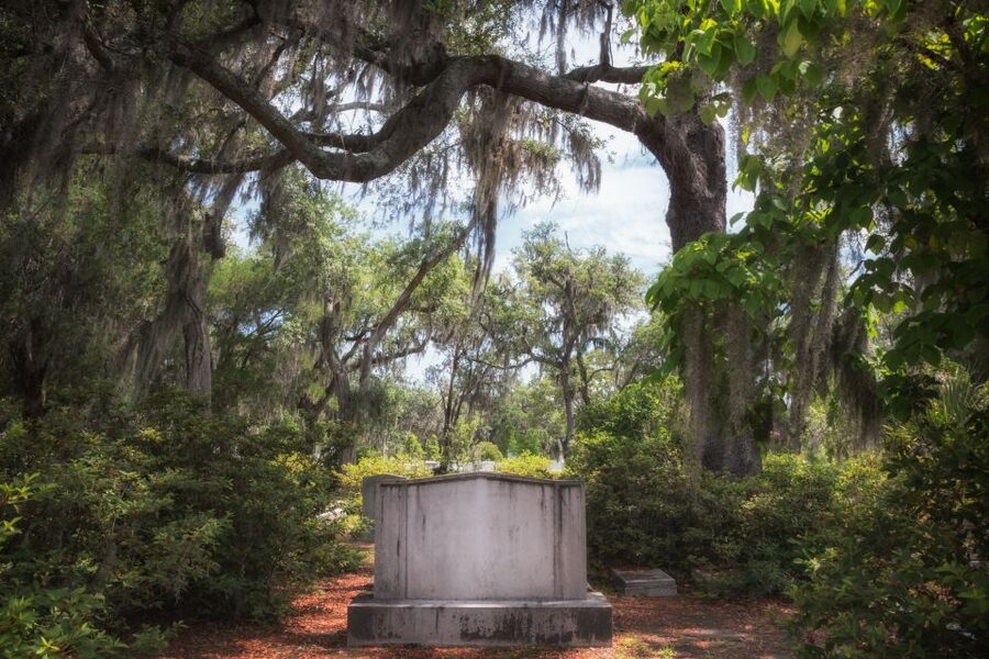 Self Guided Audio Ghost Tour in Savannah in 6 Languages - What the audio adds to Savannah’s haunted places