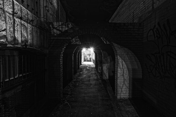 Self-Guided Audio Tour-Behind the shadow of evil: Jack the Ripper - Mitre Square and the darker part of the story