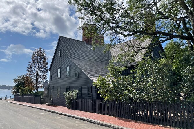 Self Guided Audio Tour 'Hawthorne's Haunts' Haunted Walking Tour Salem - The Bung Hole and the story beneath the streets