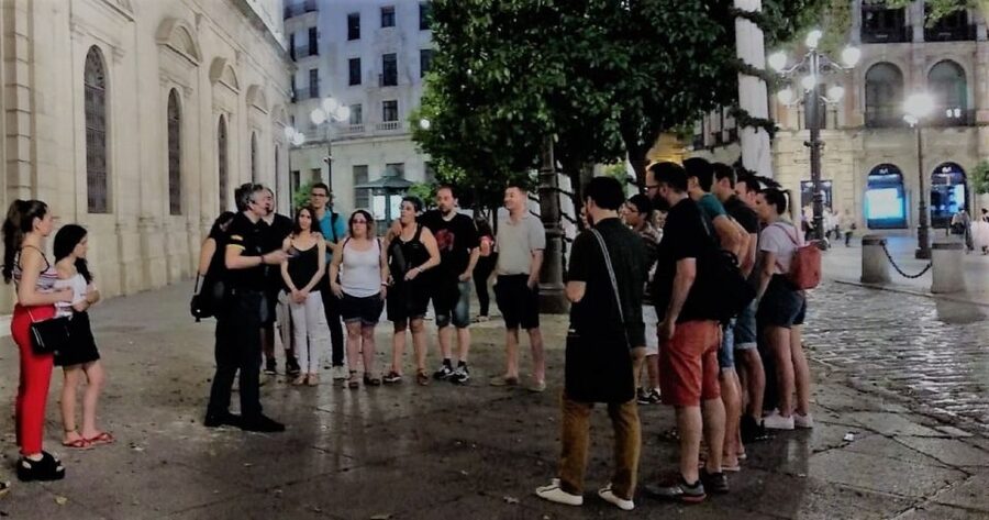 Seville: Paranormal Walking Tour in Spanish - Seville after dark, with the lights turned down